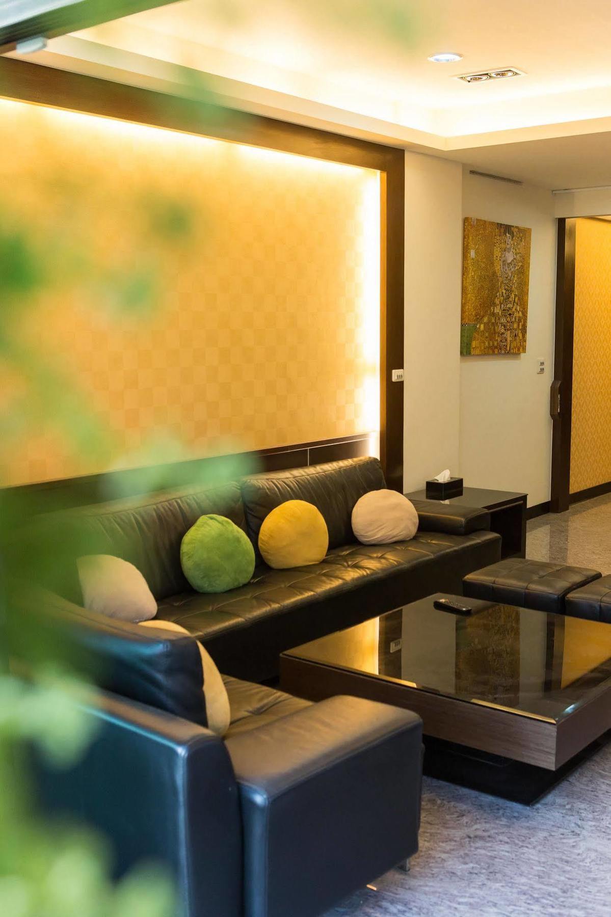 Eureka Fucheng Pensión Tainan Exterior foto
